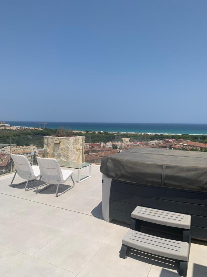 Beautiful New Style Apartment In Gran Alacant In Front Of Sea With Solarium And Jacuzzi Dış mekan fotoğraf